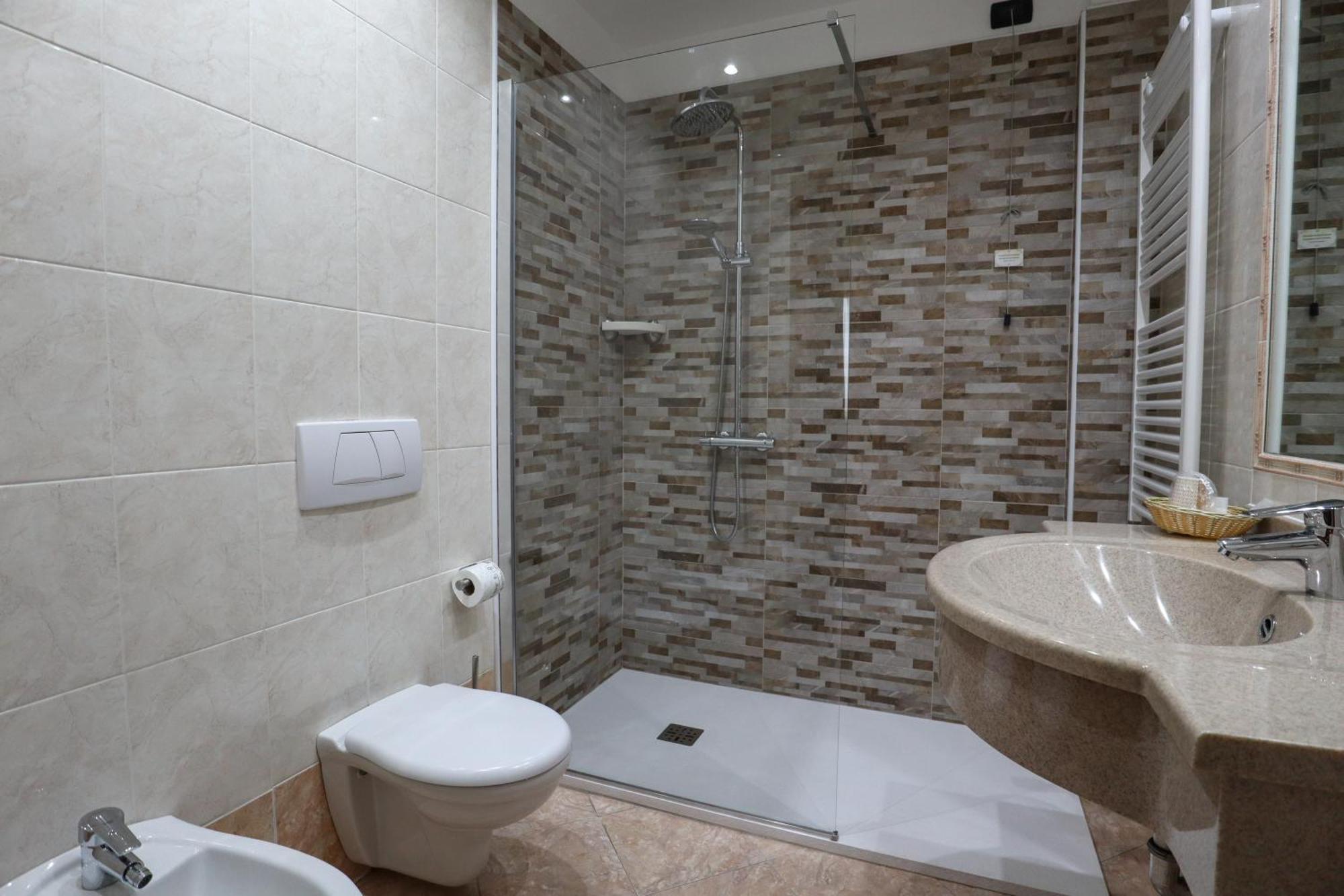 Hotel Rizzi Castel San Giovanni  Exterior photo