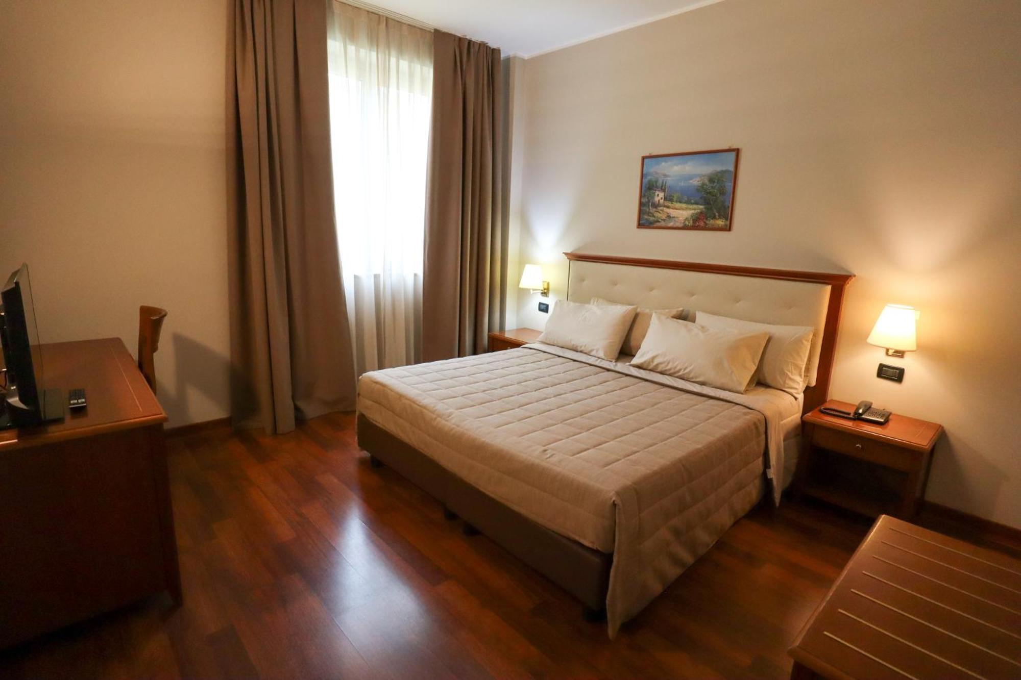 Hotel Rizzi Castel San Giovanni  Exterior photo